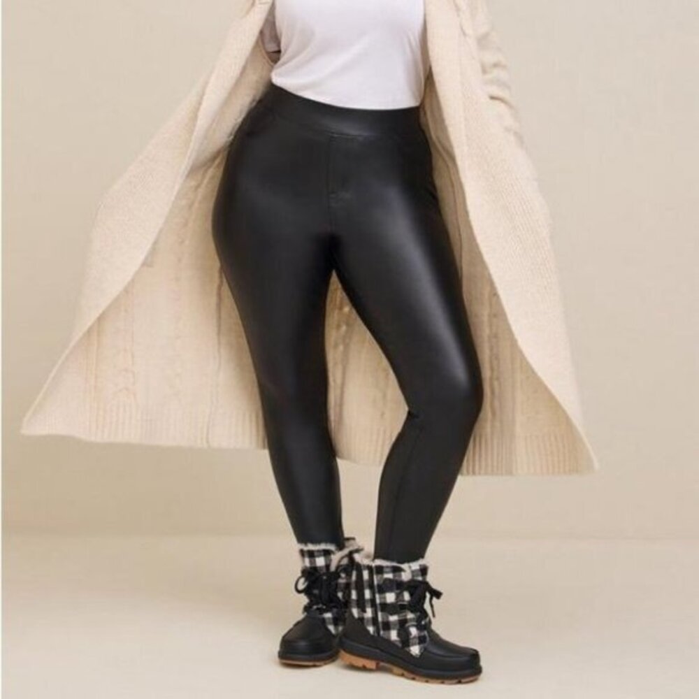 🆕 NWT Women’s torrid Black Full Length Signature Waist Faux Leather Legging